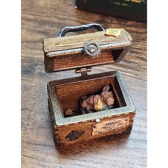 Noah's Toolbox retired 1.75 x 2in Boyds Bearstone 1995 trinket box NIB 2434 - Picture 2 of 10